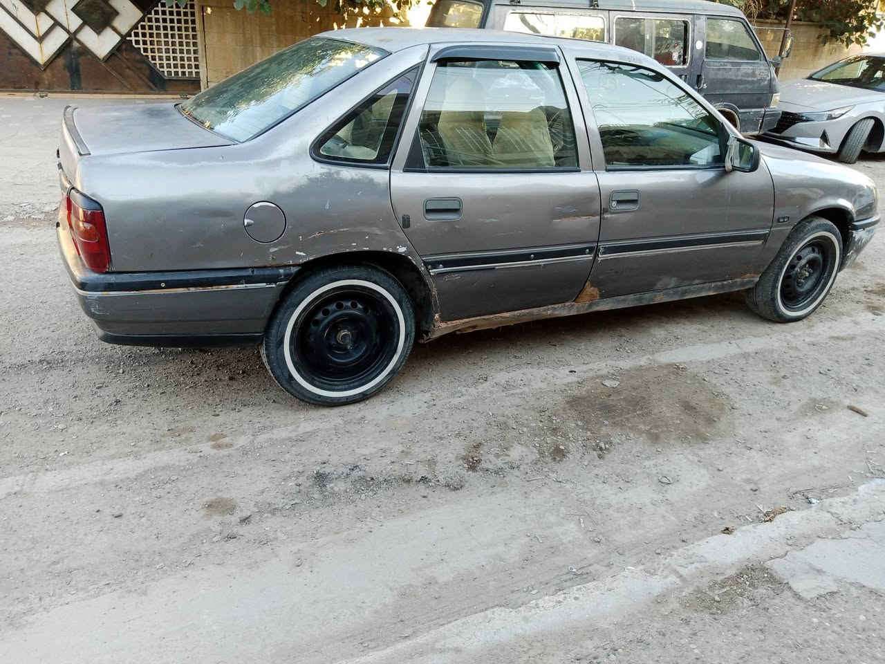 السلام عليكم فكتره محرك كير جيد جداً السعر ٢٣ بغداد العامريه ***********
