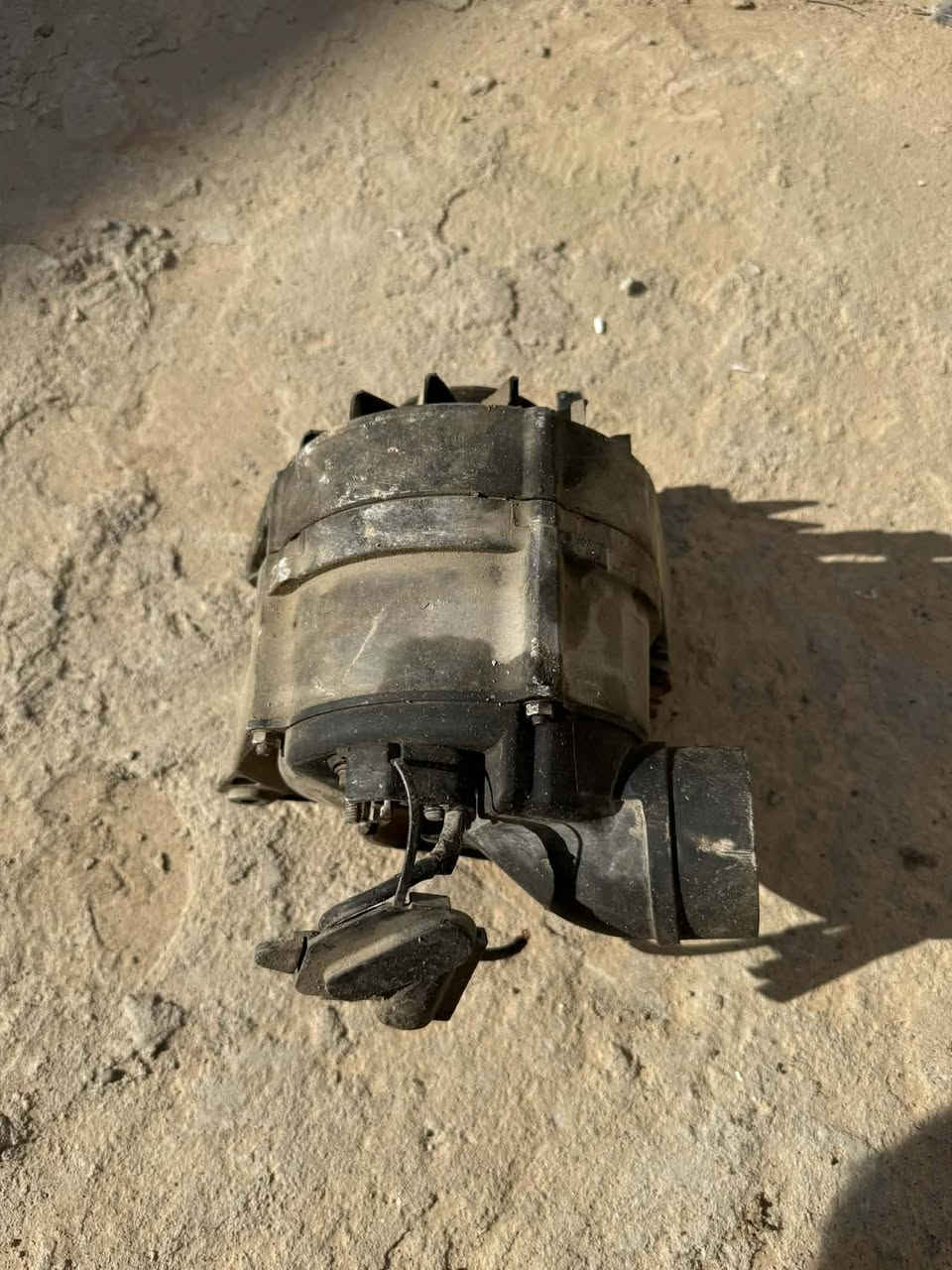 غراض بي ام 500
ارفيو وشوته
دينمو
سلف
قاعده فلتر
دبه بور 
طخم نوزلات ومسطره كامل
طخم وايرات وقبغ ديلكو كامل
العنوان موصل خدمه توصيل ***********
