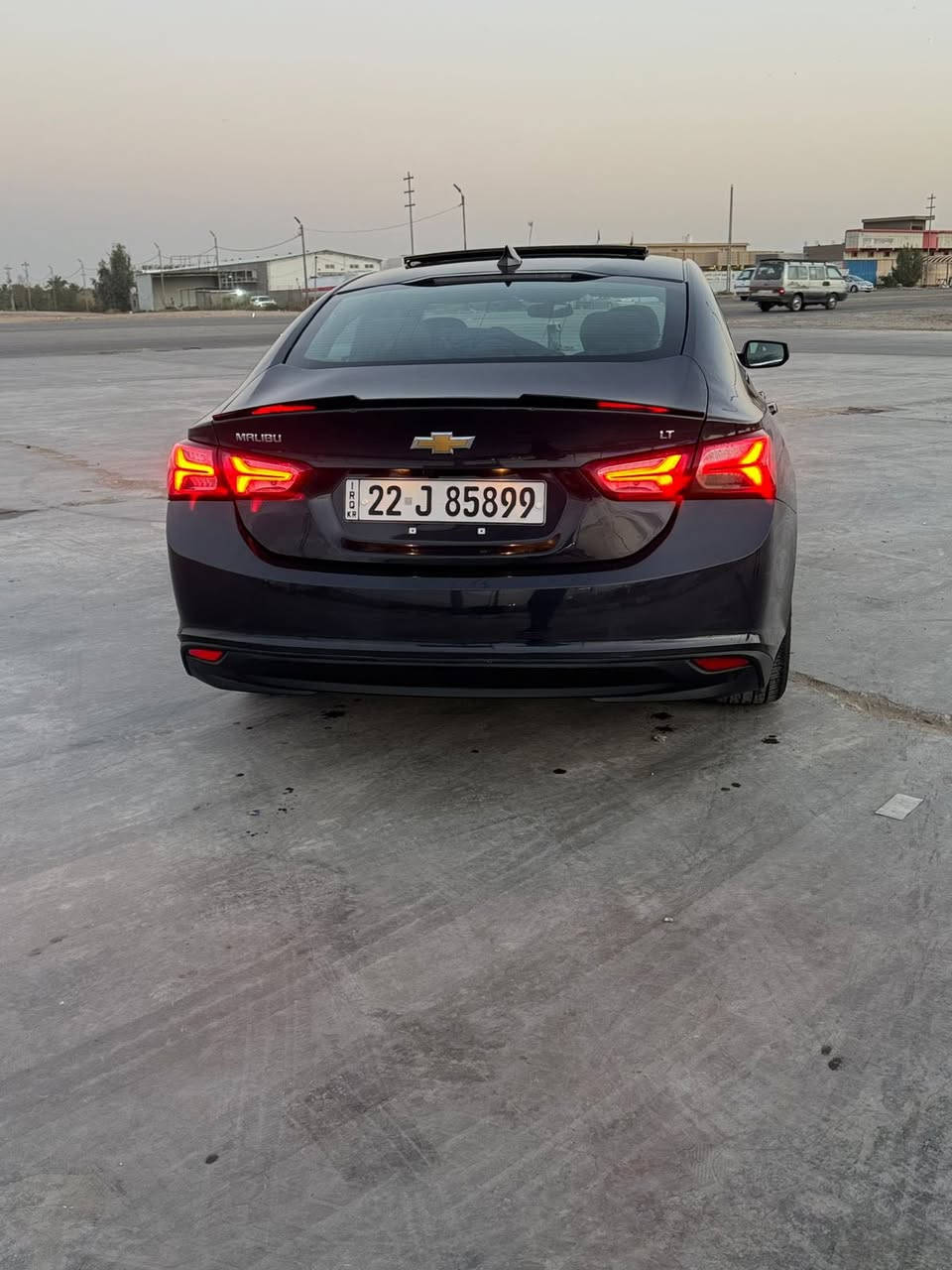 السلام عليكم  ماليبو موديل 2022
السعر (١٥٥) ورقة
فول مواصفات (LT)
عدد المسافة (34) M 
حادث السيارة 
جاملغ امامي وجاملغ خلقي قبغ الجنطة 
ايربالك سترين وبردة وراجع سستم كامل  
للاستفسار .***********
