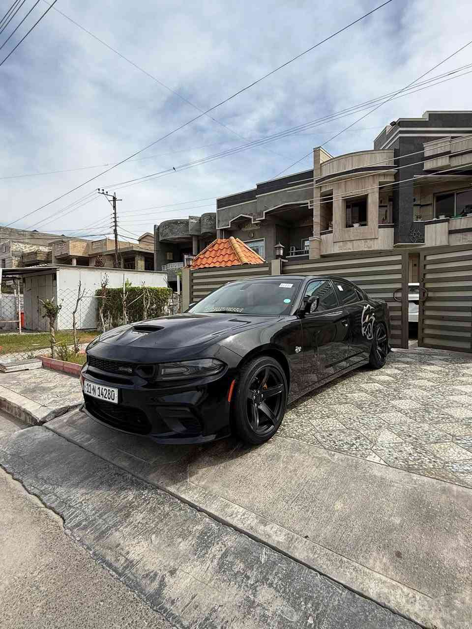 جارجر موديل 2015 فئه SXT 
مكينه 3600
سياره. جديده.  كلش كلش محدث وايد بدي بلا نفخات صوت كزوزات ريمونت كلش قوي. 
حجر بيه موجود اصلي
فول فول مواصفات عده سلايت فتحة سقف 
رقم بغداد دولي باسمي

وارد امريكي بدون ايرباك بدون شواصي
بيها حالوب بلعراق كلش خفيف

المواصفات
دمام خلفي
كشنات كهرباء
تحكمات ستيرن
شاشه جبيره
كامرة خلفيه
تشغيل عن بعد
داخل احمر واسود
السياره حادثه جاملغ وبنيد بدون ايرباكات
السياره جديده ومابيها اي نقص.
صور سونار موجوده بل منشور
السعر١٧٧ بيه مجال بسيط

مكان السياره بغداد 
***********
