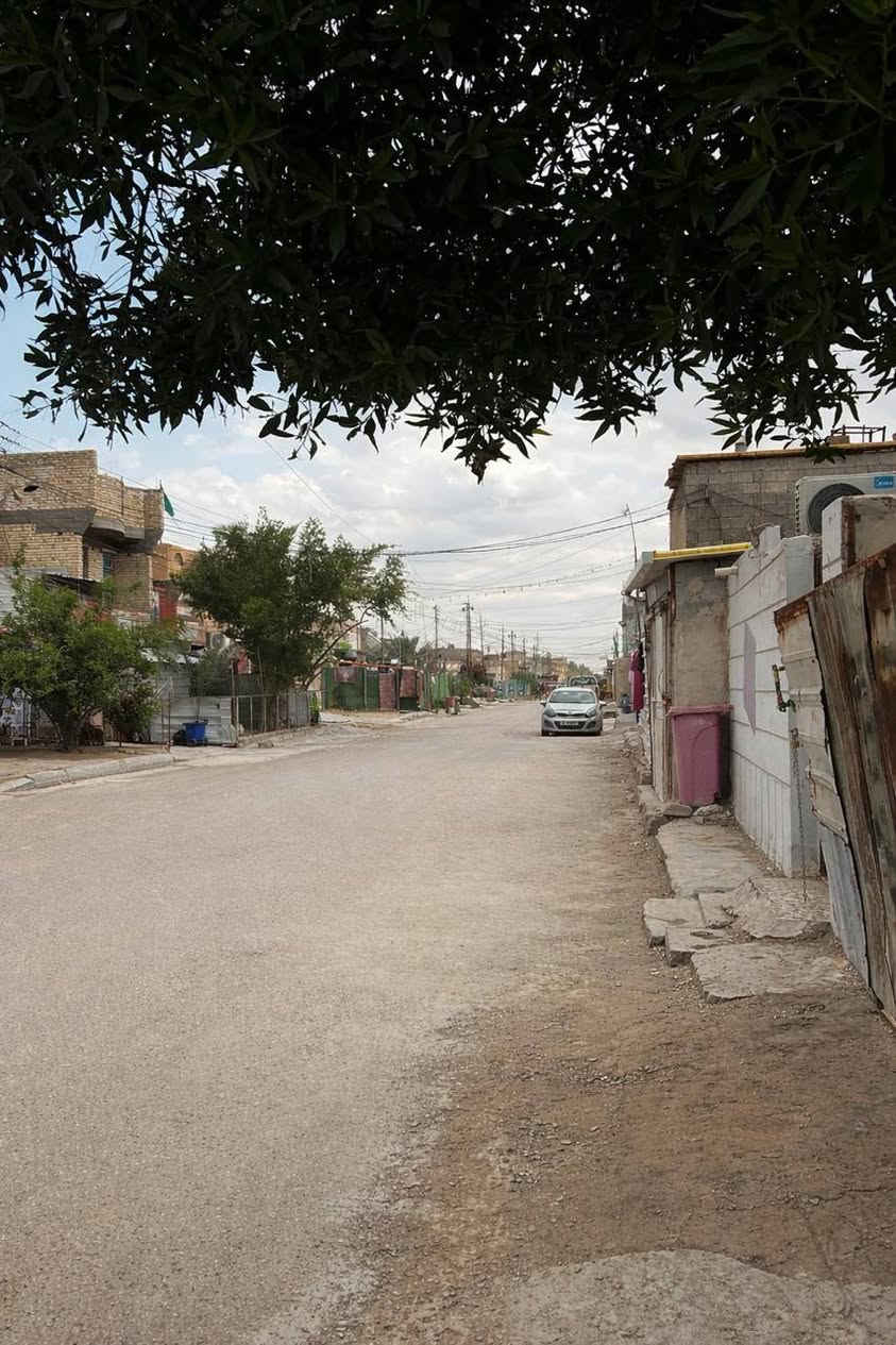 السلام عليكم 
دار للبيع الموقع شهداء العبيدي /شارع مدرسة العابد 
المساحة ١٢٠ م واقع حال مقابل الملك مباشراً 
يحتوي على استقبال ٦*٤ وصالة ٧*٥ وغرفة نوم ٥*٥
موجوعة صحيات كامل بدون نقص بناء حديث 
السعر ٥٨ مليون بيه مجال بسيط
للتواصل مع صاحب الدار 
‏‪0782 844 7144‬‏ واتساب 
ملاحظة / مكلف بالنشر
