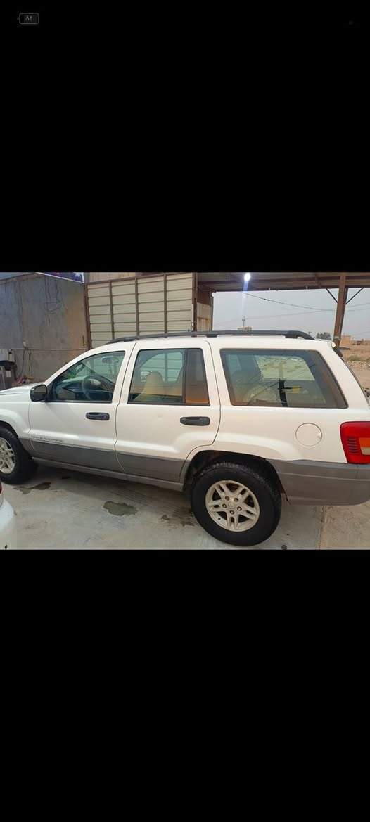 السلام عليكم جيب شيروكي موديل 2004 السياره كفاله مكينه وكير بلاد حداده وتواير خير من الله السياره جاهزه علا الخير مكان السياره ذي قار 
رقم الهاتف ‏‪***********‬‏
