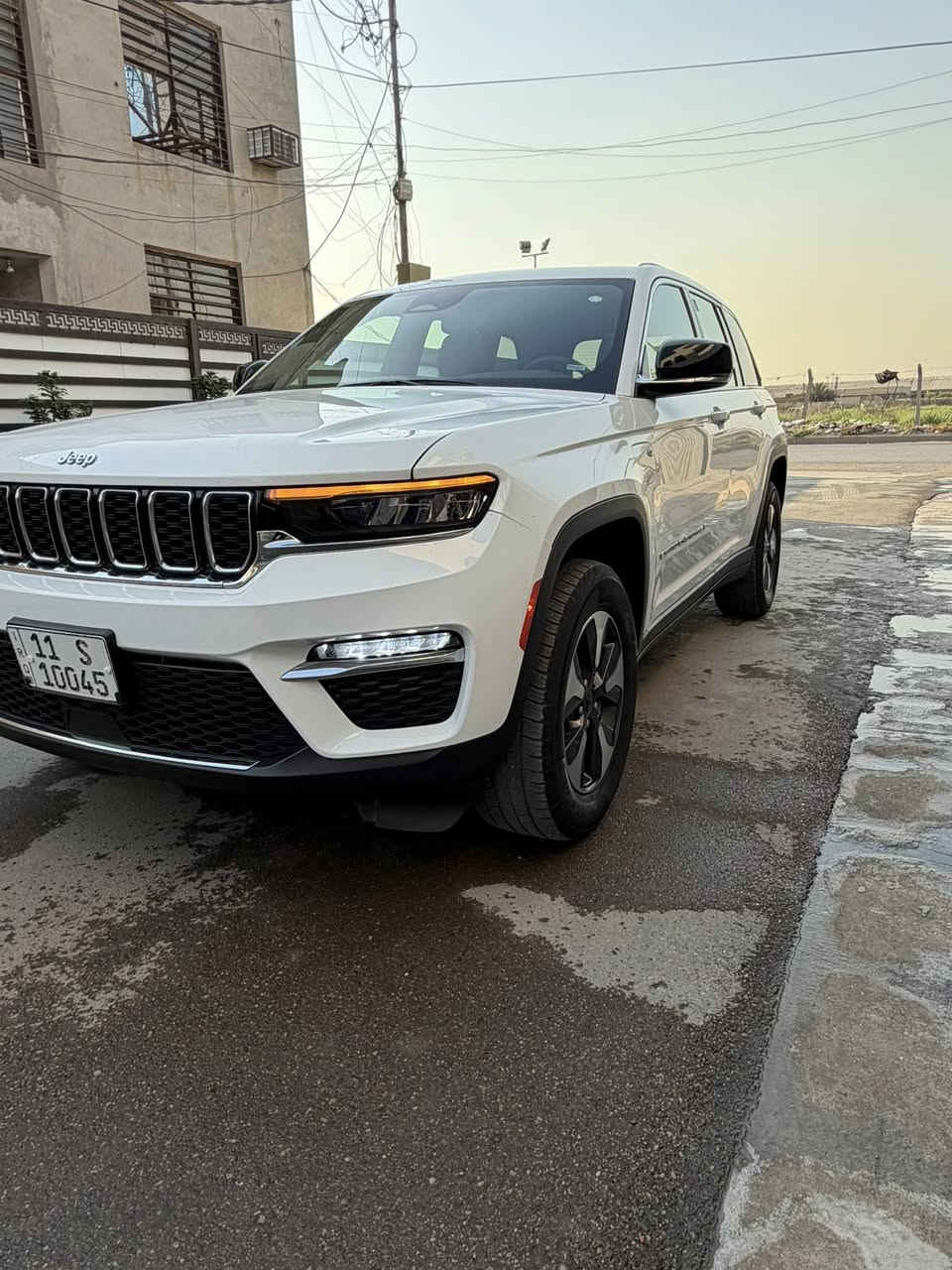 السلام عليكم جيب كراند شيروكي2024 4XE وارد امريكي
           
                 Jeep Grand Cherokee 4Xe 2024 2.0L

         حجم المكينه : 2000  تيربو + هايبرد + بلك ان 

المسافة المقطوعة : 41 الف ميل

حادث السياره : باب خلفيه يمين مصبوغ و حافت باب السكن 
                         

          حالة الايرباك : سليمه بدون ايرباك

#مواصفاتها

1.بصمه

2.ستيرن تدفئه

3. تشغيل عن بعد

4.دمام خلفي

5.كشنات جلد

6.كشن السايق ميمري

7.كشنات كهرباء

8.صندوك كهرباء

9.حساسات خلفيه

10. قطع تبريد 

11.اشاير بالمري

12.رادار امامي

13.رادارات 360

14.ثلاث وضعيات قياده

15. بنوراما فتحتين

16. كير ماوس

17. نظام منحدرات

18. هيترات بالكشنات 

19.ويل كب كروم

20.لايتات لد

21.بكلايت لد

22.كشافات

23.بصمة ابواب

#السعر :  330$ و بيه مجال

تفاصيل اكثر هذا ☎️رقمي *********** تحياتي 

مكاني بغداد
