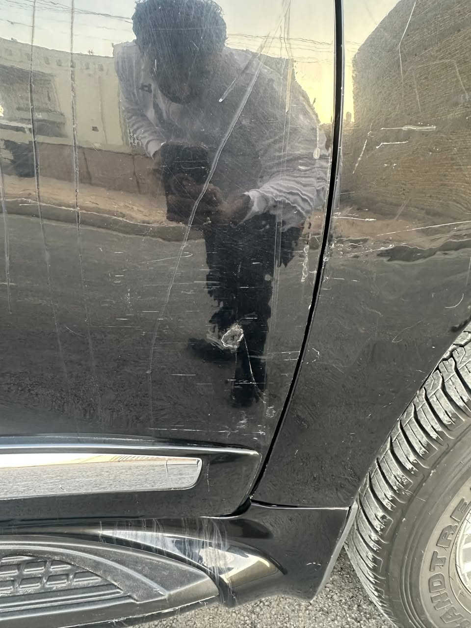 سلام عليكم للبيع لاندكروز 2014 بريم
£ : واذا اكو مراوس بموديل احدث 23 او 24 لون اسود عادي

 فول مواصفات 

كشنات جلد وكهرباء

لون اسود 

رقم بغداد بسمي

السيارة مكفولة من الصبغ

بيها بارد موضح بالصور بين الباب والجاملغ الامامي الايمن

الشراي يخابر وبخدمته اني مكلف بالنشر

عنواني الناصرية مقابل المدينه المائيه 

للاستفسار ***********
السعر 40 وبيها مجال
