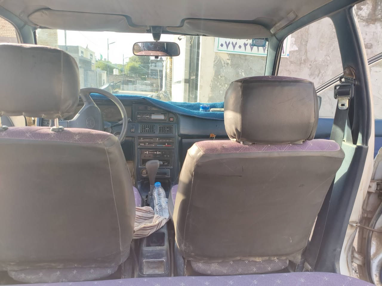 السلام عليكم.....................
كورلا موديل 1990 بسمي مداور ثاني يوم ( مكينه وكير وحداديه ودوشمه وكاعيه نضيفه)  السعر 38 وبيها مجال للاستفسار ***********
