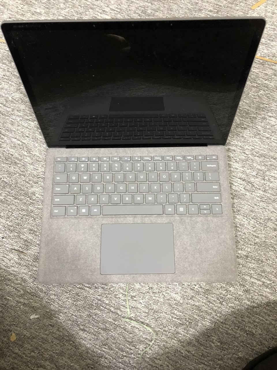 السلام عليكم
بيع فقط
سيرفس لابتوب ٣ للبيع لمس 
حجم 13 و نصف
شاشة  لمس 2K IPS QHD 
Core i7 1065 G7 جيل عاشر 
Ram 16GB DDR4
HARD 256 SSD قابل للتطوير 
كرت شاشة انتل Iris plus g7
بطارية يدوم لحد 6-8 ساعةt
مصنوع من الومينيوم و جل الكانترا الايطالي 

كاميرا 720 HD كلش واضح 

نسخه business edition رجال الاعمال 

Face ID فتح بل وجه نفس آيفون

مستخدم قليل جدا 

550 الف   

بيع فقط!


**إذا كنت صاحب هذا الإعلان وتريد حذفه لأي سبب، رجاءا أرسل رسالة إلى الدعم الفني**