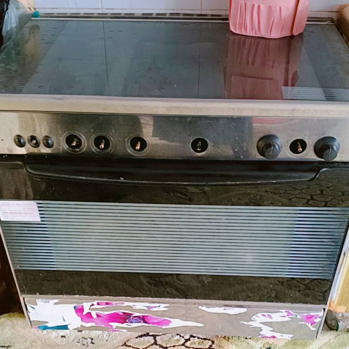 غراض بيت البيع الكاونتر ٤٥٠الطباخ ١٥٠ الثلاجه ١٣٠ العنوان الديوانيه السنيه انتصال على رقم بي واتساب ***********
