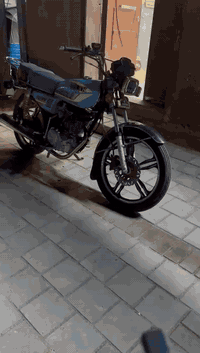 السلام عليكم دراجة يراني سيفان سونك 5كير مديل 24 نازله 25 مكينة  كفاله عامه بصمة لمس تشغيل عن بعد عدد 2 ببصمتين سويجين أوراق كاملة مال معرض مزودة بل 75 مكان بغداد مدينه الصدر رقم الهاتف ***********
