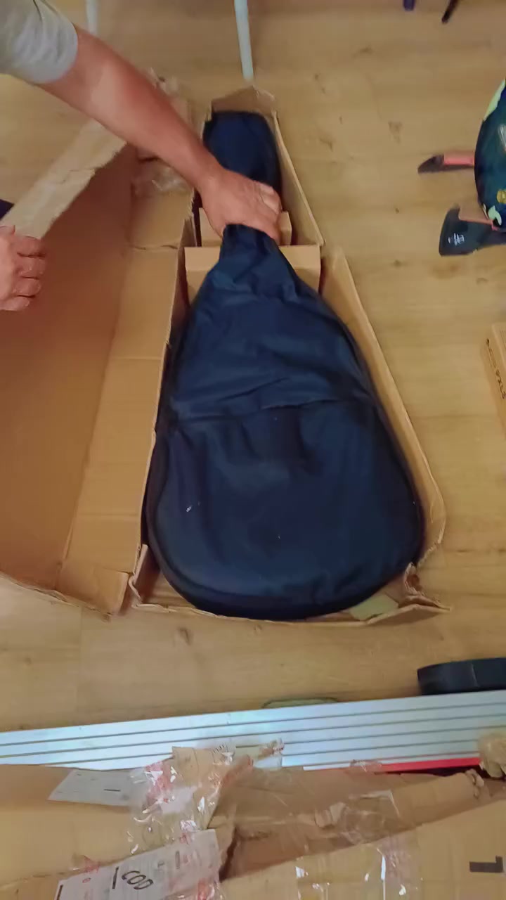 يتوفر كيتار جديد لوك كارتونه
يتوفر توصيل


**إذا كنت صاحب هذا الإعلان وتريد حذفه لأي سبب، رجاءا أرسل رسالة إلى الدعم الفني**