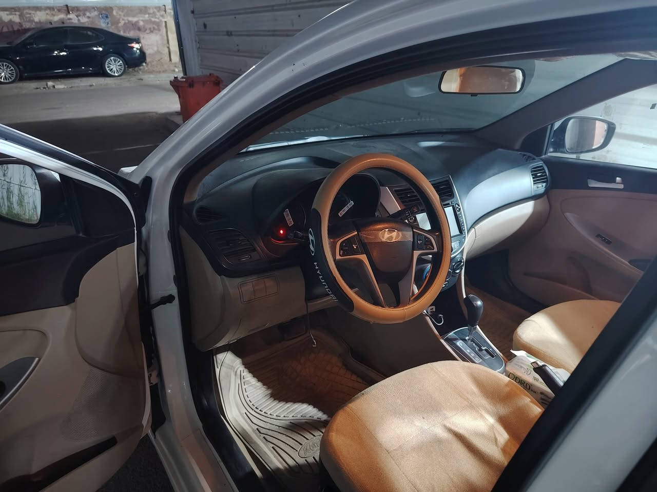 السلام عليكم
اكسنت موديل ٢٠١٦ خليجي السيارة حلوة احلئ من الصور السيارة باسمي رقم الجديد ماشية ١٤٧ كير ومكينة خير من الله صدر مالهة حلو تدفة وتبريد حلو  المكان بغداد البياع الرقم *********** السعر المطلوب ١٢٠ وبيها مجال حك الجية
