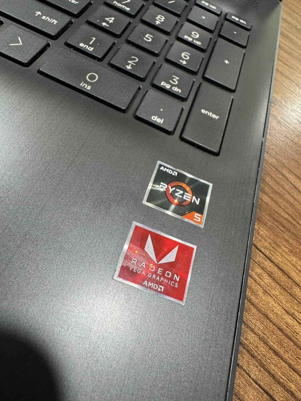 للبيع
لابتوب hp حجم 15 (للمس)
Cpu : ryzen 5 3500u
Gpu : radeon vega 8 2gb vram 
Ram : 8gb
Ssd : 256gb 
السعر 375


**إذا كنت صاحب هذا الإعلان وتريد حذفه لأي سبب، رجاءا أرسل رسالة إلى الدعم الفني**