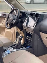 تويوتا برادو Txs موديل ٢٠٢٣ رقم اربيل ماشية 55 الف السيارة جديدة مكفول...