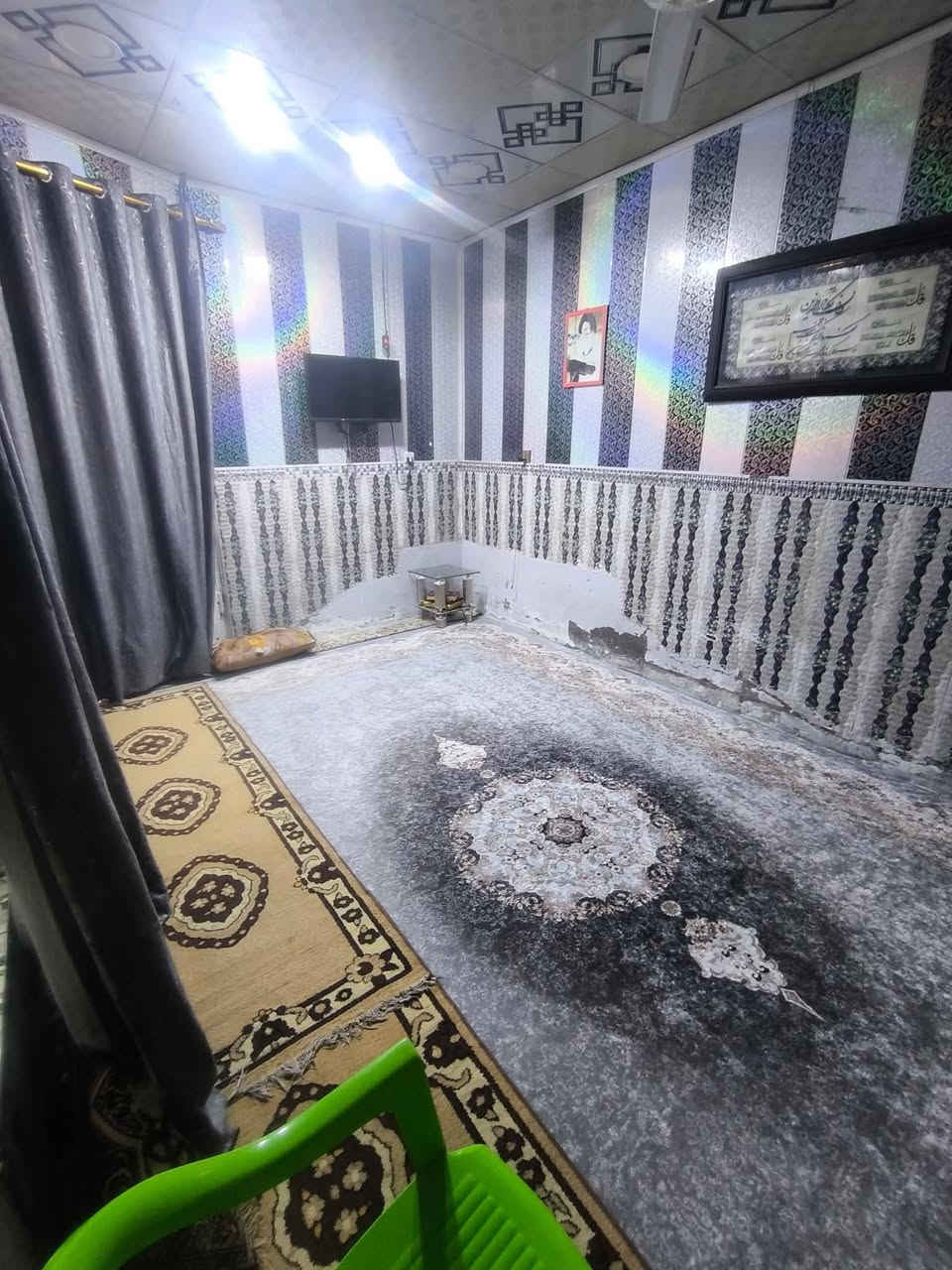 ١٠٠م حي الوفاء منطقه أربعين شلمان طابق ونص على ساحه سعر ١٢٥ بيع على مبادره فقط. ***********
