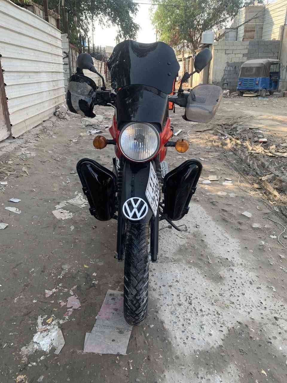 السلام عليكم بوكسر موديل2020 رقم انكليزي داخله هزه وكامل دراجه كامله مكمله بس مكينه بيها تبخير شويه ويكطع بدون تنقيص دراجه وين متريد روح بيها ترايك لسليمانيه مابيها اي نقص السعر 1500 مكاني الدولعي ***********
