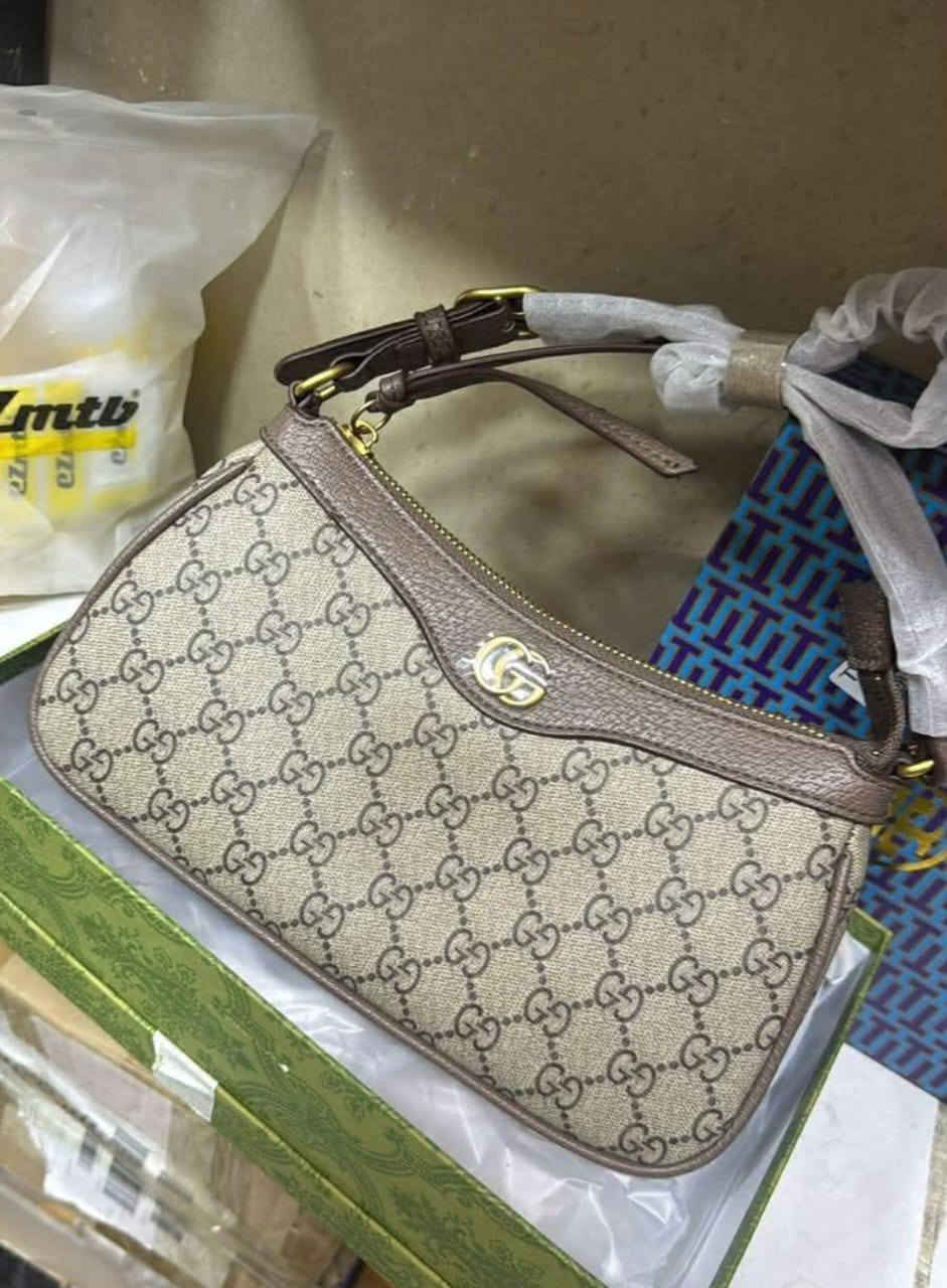 جنط ماركة سعر القطعه ب35


**إذا كنت صاحب هذا الإعلان وتريد حذفه لأي سبب، رجاءا أرسل رسالة إلى الدعم الفني**