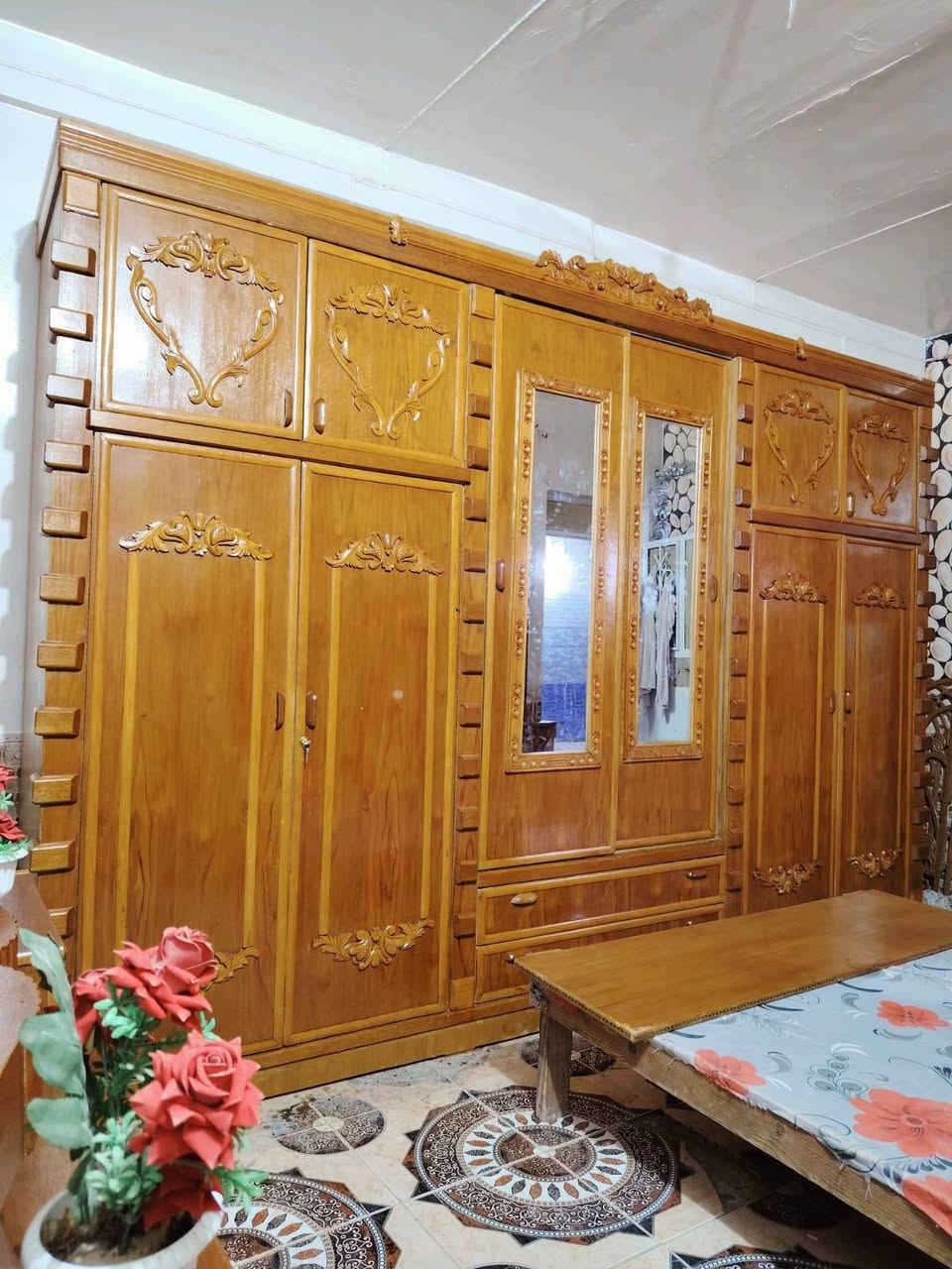 غرفة صاج تسكام درجة اولى بيبان سلايت فقط الثنين البنص نظيفة العنوان ديوانيه شارع سالم للاتصال ***********
