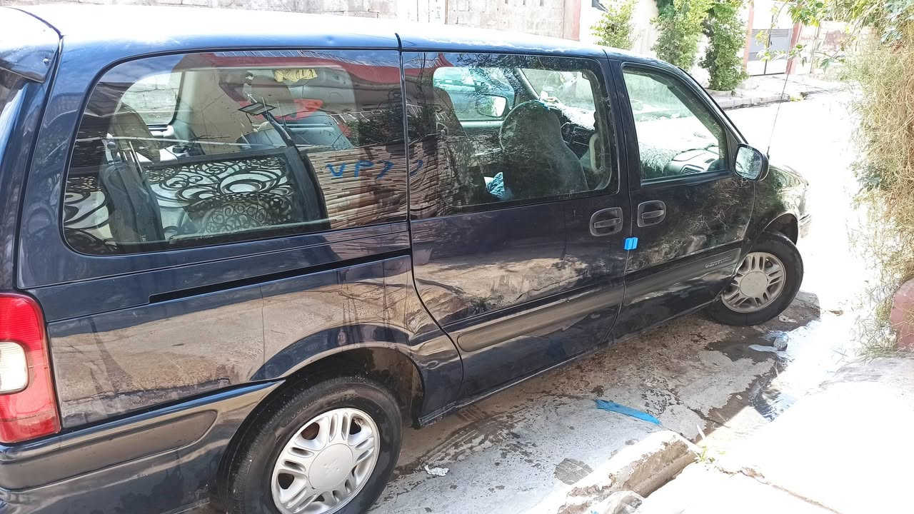 السلام عليكم ، شوفرليت فونجر (7) راكب موديل (2004) محرك شرط كير اوتوماتيك) تبريد شغال ثلاث قطع 
( بيها كابون بانزين الجديد) بدون حادث او ضرر ، طخم تاير جديد السيارة نظيفة ما ناقصها شي ،  شرط تحويل السعر (60) وبيها مجال بسيط العنوان موصل الجانب الايسر اللاستفسار اكثر الاتصال 
‏‪0773 102 6106‬‏
