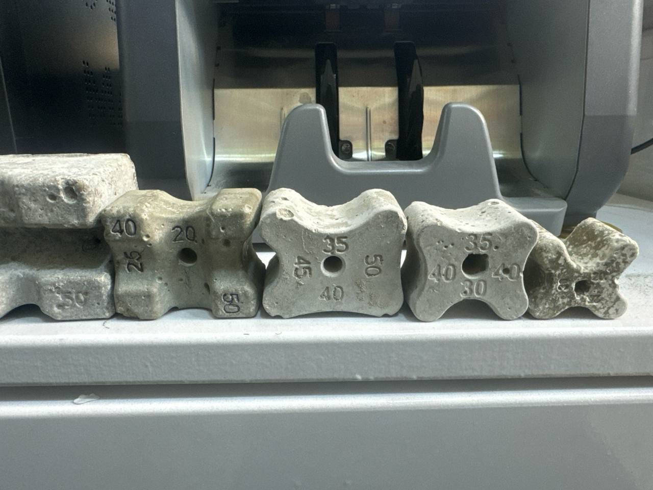 توفر من جديد انواع السبيسر الثقيل البلاستك والسمنتي للاستفسار ***********
