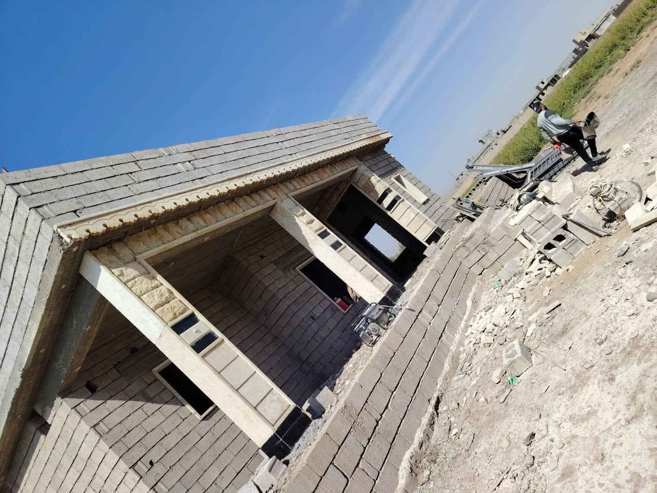 يوجد كادر حجر حلان لعمل الواجهات
وتطعيم الستائر وتغليف الشبابيك وبأسعار مناسبة
للاستفسار /***********
