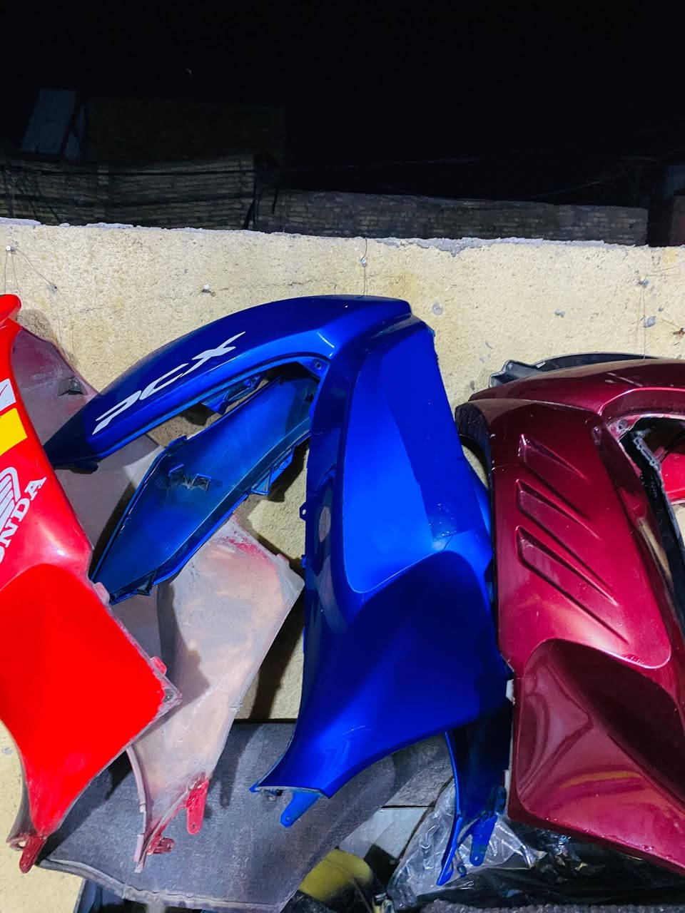 السلام عليكم، متوفر غراض تفصيخ بلادي مال pcx (بيسي  اكس) الجيل الاول ، مكاني بغداد شهداء البياع، رقمي *********** غير متواجد ع الفيس فقط ع واتساب
