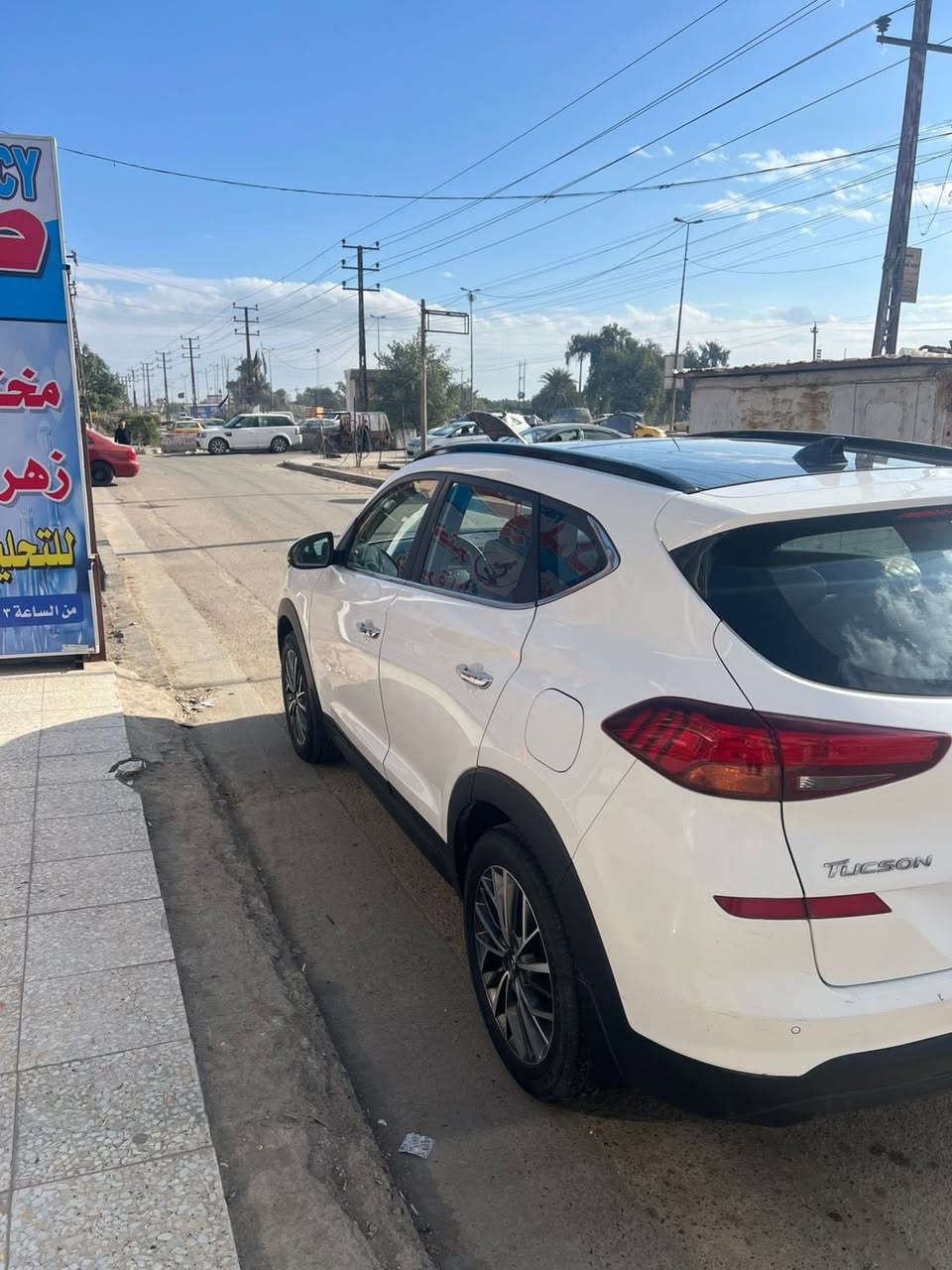 السلام عليكم للبيع توسان موديل 2019 خليجي رقم بغداد كفالة عامة فول مواصفات السيارة  بصمة وفتحة و وتحكمات استيرن جهتين كشن كهرباء و كامرة خلفية و قطعتين تبريد وباقي مواصفات 

مكان السيارة بغداد 

رقم الهاتف ***********
