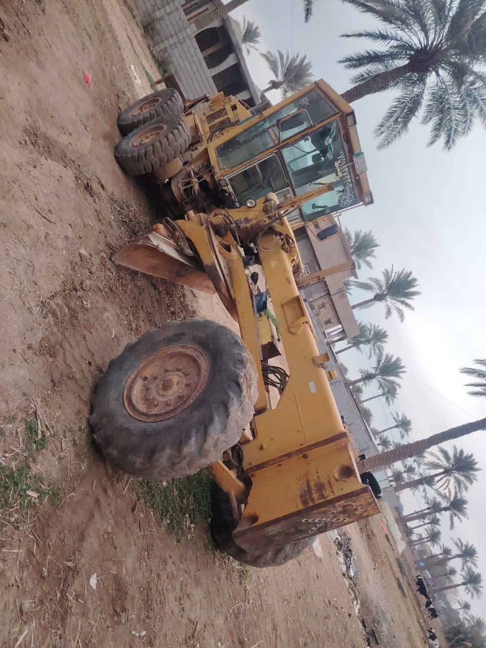 للبيع أكريدر كومادسو موديل 2000 مكينه نضيفه بلاديه جاهزه للعمل رقم واصط تحويل فوراً السعر 340 ورقه وبيها مجال مكاني الفلوجه معرض الوطن للاستفسار ه‍ *********** ه‍ ***********
