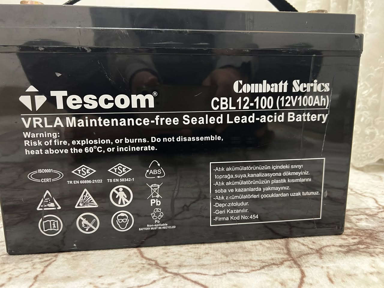 بطاريات جل ١٠٠ امبير مستخدم قليل عدد ٢ انطيهم بشرط سعر ١٢٠ الواحد للحجز عل واتس اب ***********
