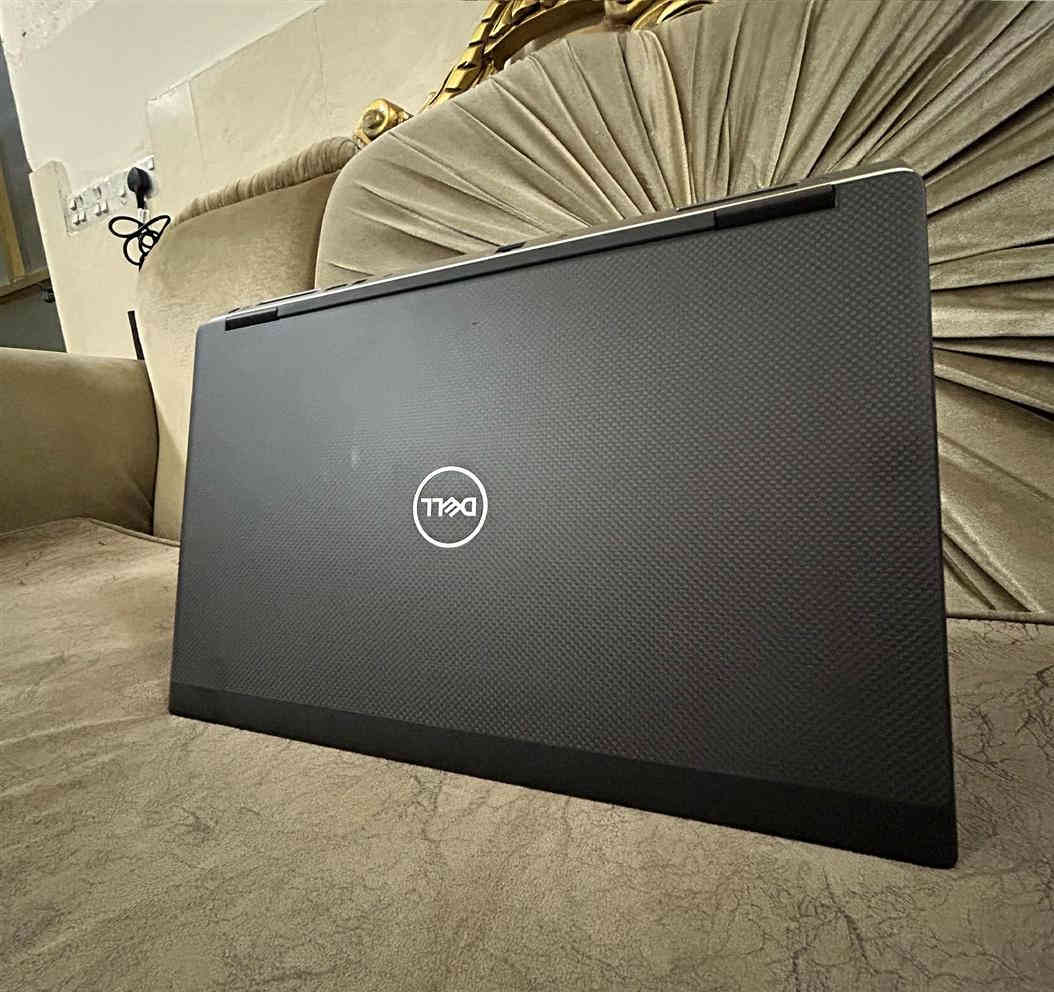 الأقوى والأسرع في فئة الديل (الوورك ستيشن) 🔥 

لابتوب Dell Precision 7530 مع #سيت_هدايا 🥳 

#معالج_قوي كور i7-8750H (الجيل الثامن) بأعلى فئة H المصممة للإلعاب والتصاميم 

رام 16 كيكا DDR4 

هارد 512 نوع SSD M2 (أسرع من SSD إللي هو أصلاً سريع)!!

#كارتين_شاشة

كارت شاشة داخلي  Intel UHD Graphics 630 حجم 8 كيكا 

كارت شاشة #خارجي قوي NVIDIA Radeon Pro WX 4150 حجم 4 كيكا  

مجموع كروت الشاشة 12 كيكا (يشغلك كافة الألعاب والبرامج)

شاشة كبيرة 15.6 Full HD (بيها تشبع لوني قوي)

#السعر 550 ألف مع #سيت_هدايا (حقيبة + ماوس + ماوس باد + هدفون + ستاند تلفون)

#ملاحظة: ضمان إسبوع إستبدال فوري + اللابتوب يوصلك منصب عليه الأوفيس و برامج مونتاج و هندسة، بالإضافة لبرامج الكيم لوب الخاص بالألعاب + يوصلك مع الهدايا مغلف داخل بوكس بكل عنايه وأناقة 🎁

بغداد شارع فلسطين (توصيل #مجاني بكل العراق)

*********** (موجود واتساب)

صور حقيقية مع الملحقات و الهدايا 👇
