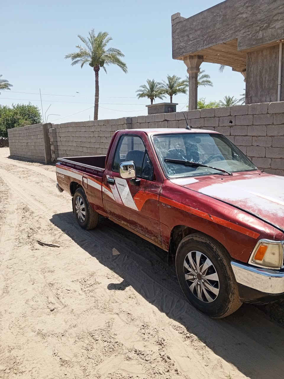 السلام عليكم بيكم تويوتا 91 رقم صلاح الدين  بلادي    محرك كروسيده خمسه كير لا تنقص لا تتبخر تبريد تدفيه شغال بيه ضربه بسيطه من يم الباب اليمنى  السياره بسمي   رقم الماني  المكان بغداد***********
