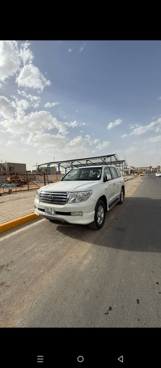 السلام عليكم
لاندكروزر 2011

ستينة Vx .r

مكينة 5700

سيارة جاهزة ع اخر حباية 

مواصفات لگزز

ثلاجة 

5 كاميرات 

وبعد هواي مواصفات 

السونار مرفق بالمنشور 

السعر 275$

***********
