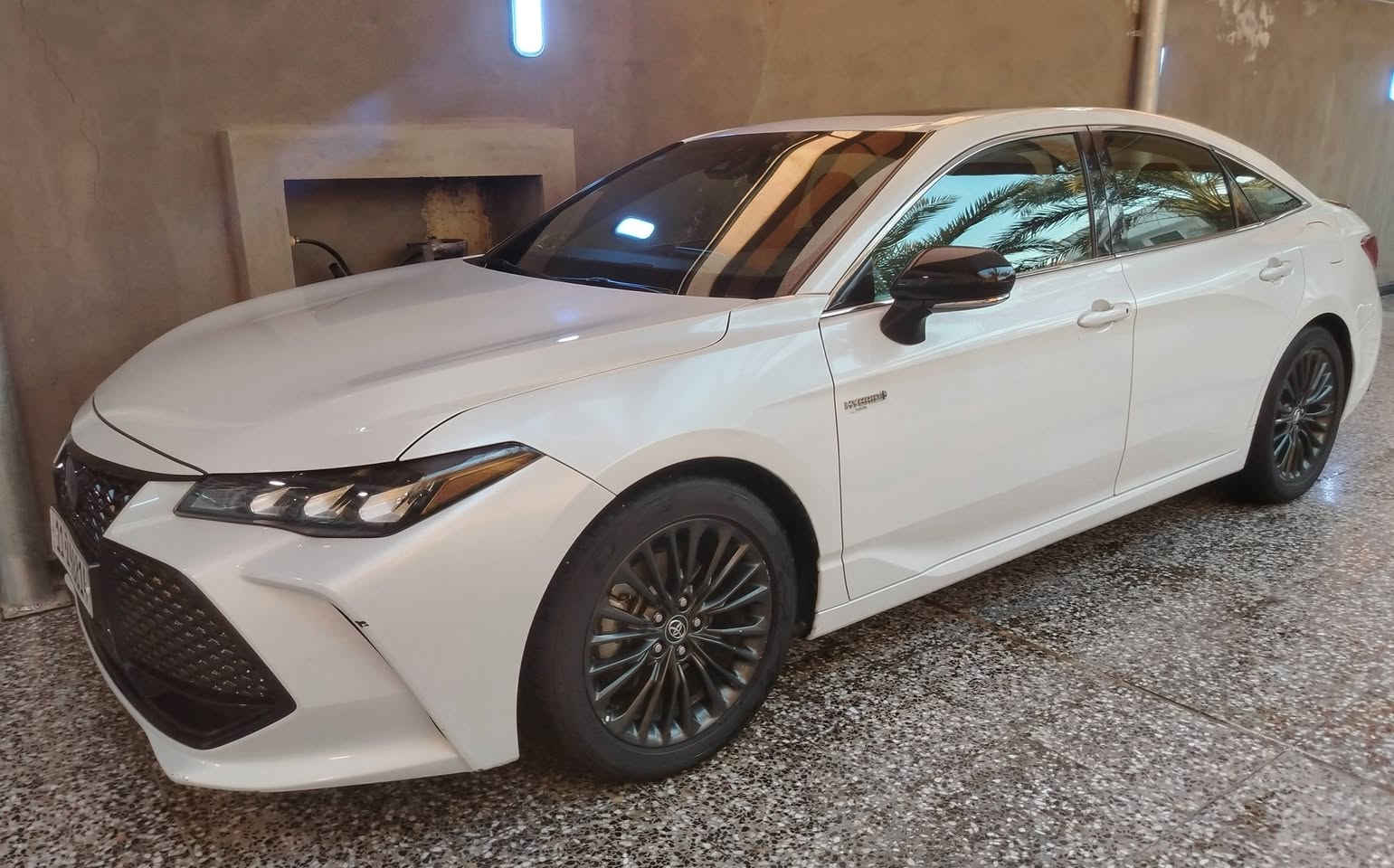 السلام عليكم تيوتا افلون 2020 أمريكي xse فول  هايبرد حادث جاملغ خلفي صبغ وصندوك بدون دواخل ماشيه 59 الف كم السياره جديده كلشي بيها وظع شركه مكفوله من الضرر عدا مال أمريكا السعر المطلوب 240مكان السياره بغداد للاستفسار ***********
