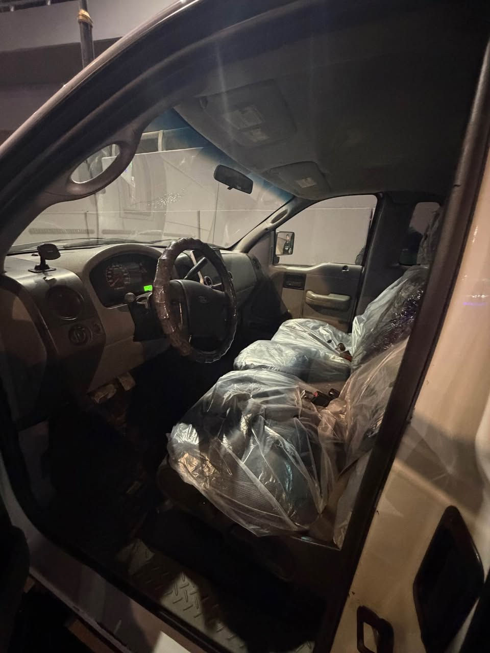 F150 بسمي مديل 2008 
V6 بلادية جاهزة سيارة 
نضافة تجي شوف بعينك وتحكم 
سيارة بيهة قطع صبغ اني ابيع حزام بس امامنة الله مابيهة دواخل صبغ جمالية  
سعر ٨٥ ومجالهة جدن بصيط بعد لمعاينة *********** بغداد, العراق
