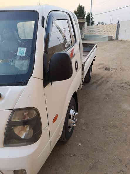 السلام عليكم سياره للبيع فحل مديل 2012 سياره بيه رشات جماليه جديده مال جناي مكفولة من مكينه وكير وشاصي ورقم شاصي تخم تاير جديد محوره 14 ستد ٢٧ كرهبايات كله شغاله حداد جديده سنويه لل28 تحويل مباشر سعر 98 وبيه مجال *********** ***********
