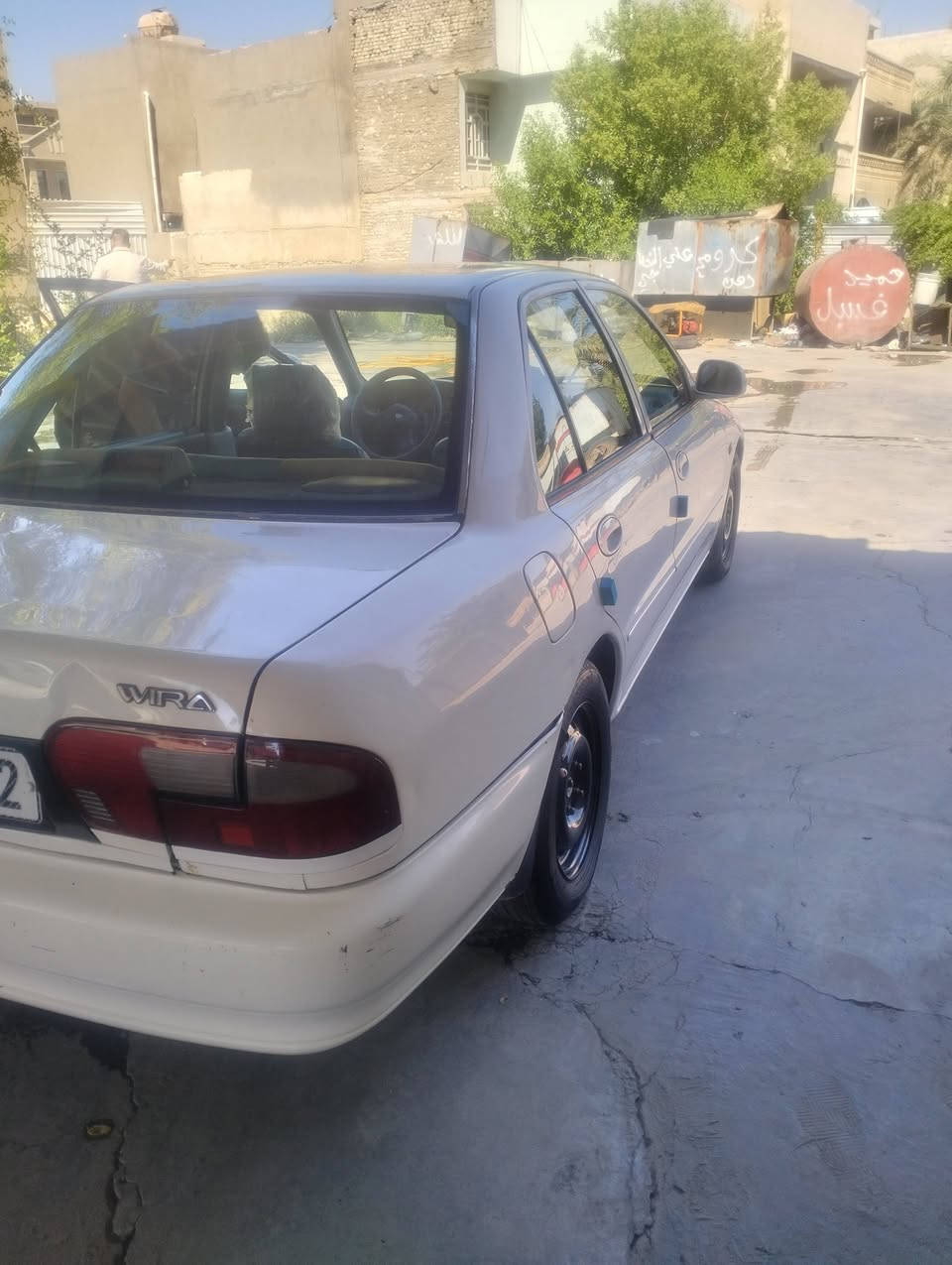 سلام عليكم
للبيع بروتون موديل 2002 سنوية لل 2029
 تبريد تدفئة شغالات
كير عادي
تخم تاير جديد 
باتري جديد
كلج جديد الله شاهد اليوم شديتة 
صدر 75%
بس الكيجات ما يشتغلن
السعر 50 وبيه مجال كلش قليل 
العنوان بغداد 
حي القاهرة 
للأتصال على الرقم 
***********
