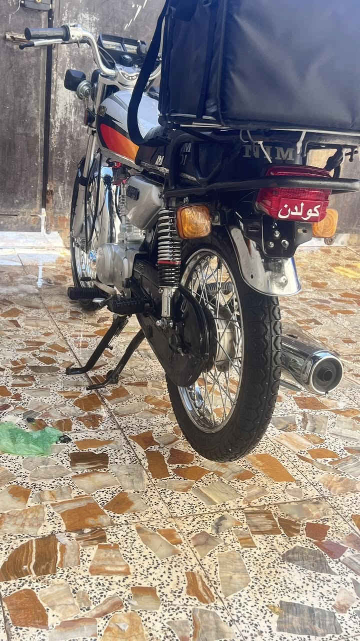 سلام عليكم.     نامه للبيع كفاله
نامه موديل 2025 

أوراق  ٧ 

لون رصاصي 

محرك ما مفتوح 

مكينه مكفوله 

شلعه ومعدل ✈️ فول 

تخم تايرات جدد 

كهربائيات شغاله +زنون عالي + ناصي + هورن 

للبيع السعر (575) بيها مجال قليل حك الجيه 

مكاني الانتفاضه الثالثه قرب شارع الدره 

رقم *********** + بي واتساب اتصل 🧡
