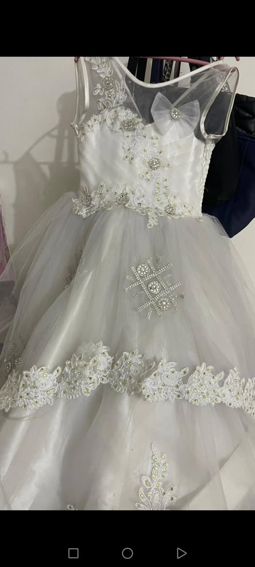 اخذتها من السناتر ب 50 البنتي تلبس عمر 8او 9 حسب ابيع لسعر ١٥وعدي توصيل مكاني كربلاء


**إذا كنت صاحب هذا الإعلان وتريد حذفه لأي سبب، رجاءا أرسل رسالة إلى الدعم الفني**