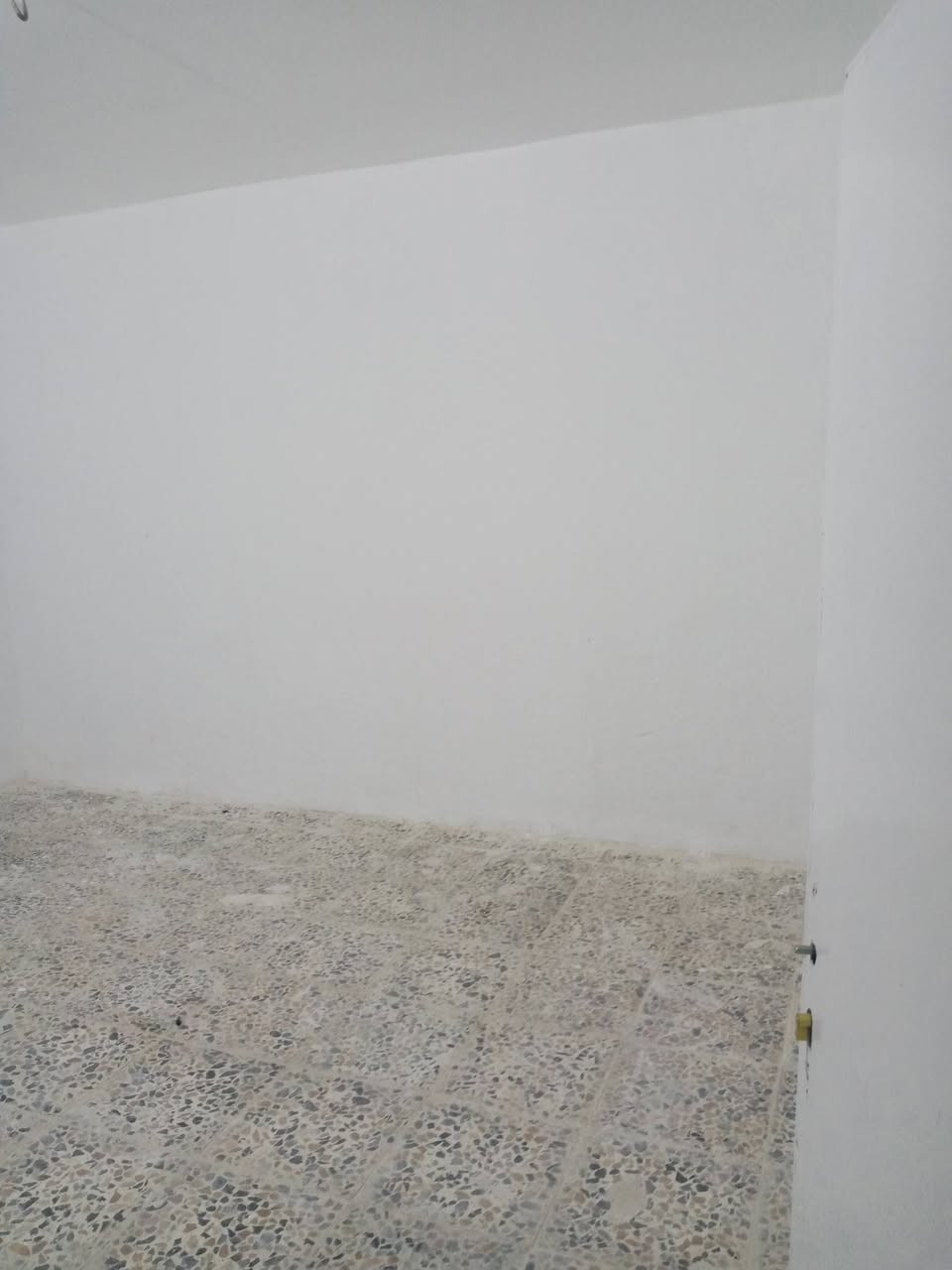 للايجار حي ميلاد شارع 20
بيت جاهز للسكن مولد انترنت كيزر 300ايجاره 
***********
