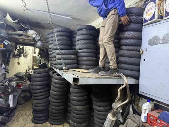 تاير  رمبه جمله مفرد     جمله ع ٧٥٠٠                           ومفرد.       ١٠٠٠٠     مكاني الاعظميه ***********
