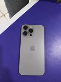 ايفون 15 برو ماكس بطارية 86 🔋  اللون تيتانيوم  ذاكرة 256 نظافة 💯 مكفول...