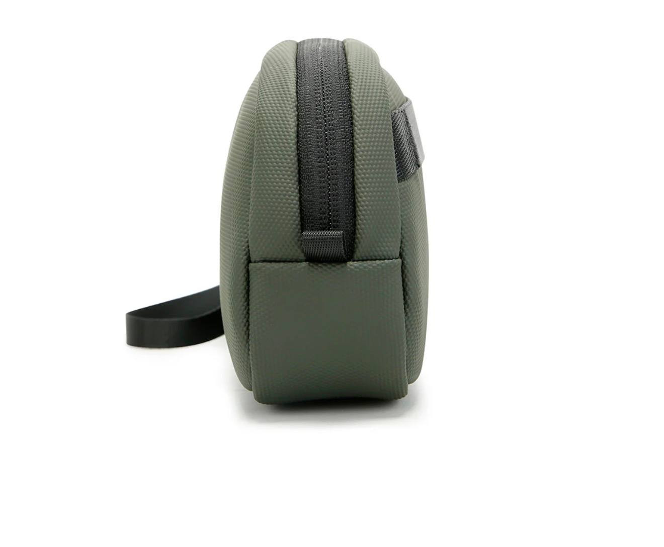 حقيبة يد 
براند BANGE اصلي وكالة 
تحتوي على جيب داخلي عدد 2
ووتر بروف 

20 الف على اول تم

dxNcDVWaROSXRmBTzM


**إذا كنت صاحب هذا الإعلان وتريد حذفه لأي سبب، رجاءا أرسل رسالة إلى الدعم الفني**