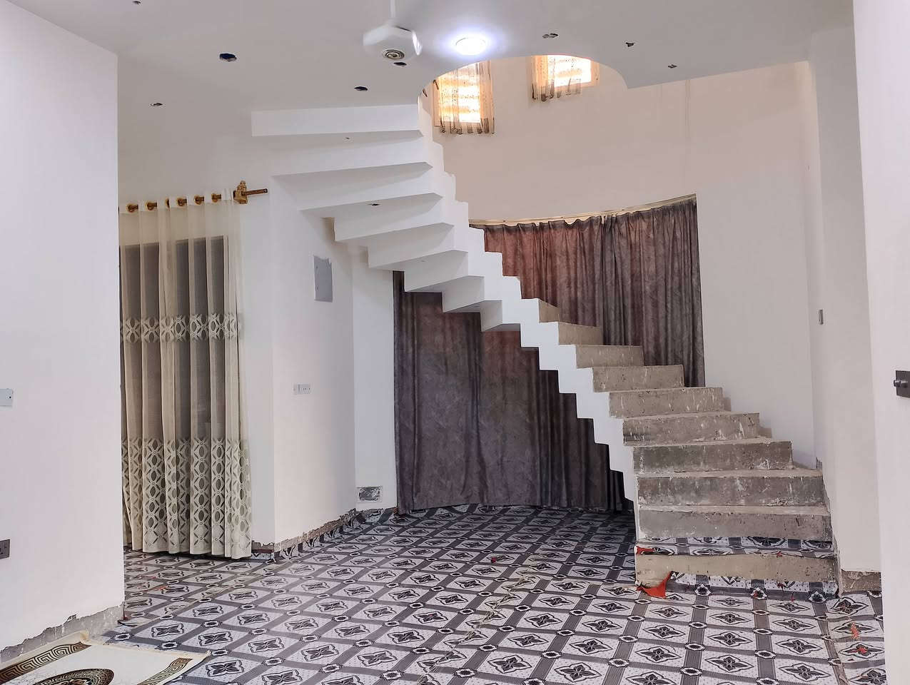 سلام عليكم دار للبيع المساحة 200 واجهة 10 ونزال 20، يحتوي البيت على: غرفتين نوم خمسة في أربعة صالات ثنين وحده فوك وحدة جوةطول ثمانية في أربعة مطبخ خمسة في تلاثة ونص براني سبعة في أربعة مناور ثنينسلام عليكم دار للبيع المساحة 200 واجهة 10 ونزال 20، يحتوي البيت على: غرفتين نوم خمسة في أربعة صالات ثنين وحده فوك وحدة جوةطول ثمانية في أربعة مطبخ خمسة في تلاثة ونص براني سبعة في أربعة مناور ثنين صحيات داخلايات صحيات خارج البيت كونكريت مسلح بنيان صار سنة واجهة البيت على مربع مبلط مطلوب اسكان موقع البيت حي العسكري خلف مدرسة العراق رقم صاحب الدار *********** صحيات داخلايات صحيات خارج البيت كونكريت مسلح بنيان صار سنة واجهة البيت على مربع مبلط مطلوب اسكان موقع البيت حي العسكري خلف مدرسة العراق رقم صاحب الدار ***********
