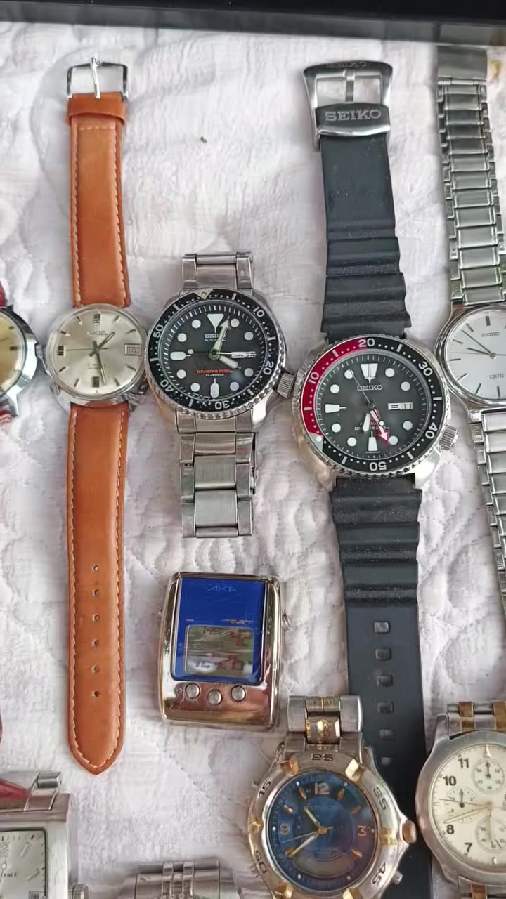 بسم الله الرحمن الرحيم 🤍

أخوان شلعة ساعات باله 89 قطعه ابيع شلع مو مفرد 

الجاد بالشراء فقط يتفضل خاص واني خادم


**إذا كنت صاحب هذا الإعلان وتريد حذفه لأي سبب، رجاءا أرسل رسالة إلى الدعم الفني**