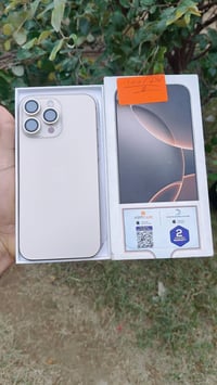 ايفون ١٦ برو ماكس • ٢٥٦/٨ • بطارية ١٠٠٪