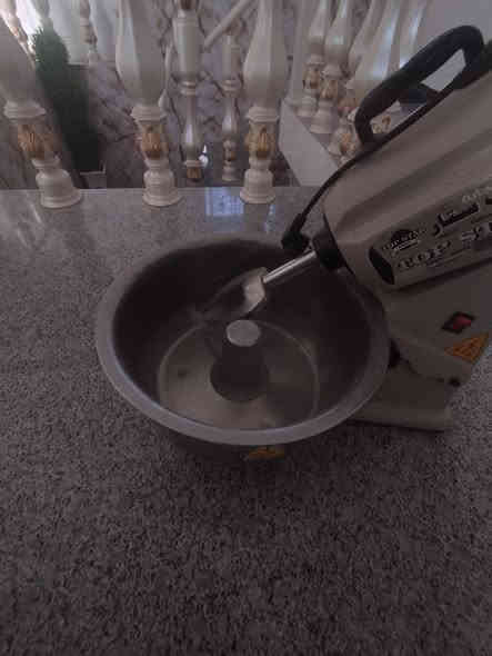 السلام عليكم عجانه للبيع جديده مستعمله مرتين النوعيه سوريه العنوان كربلاء  السعر  200     رقم***********
