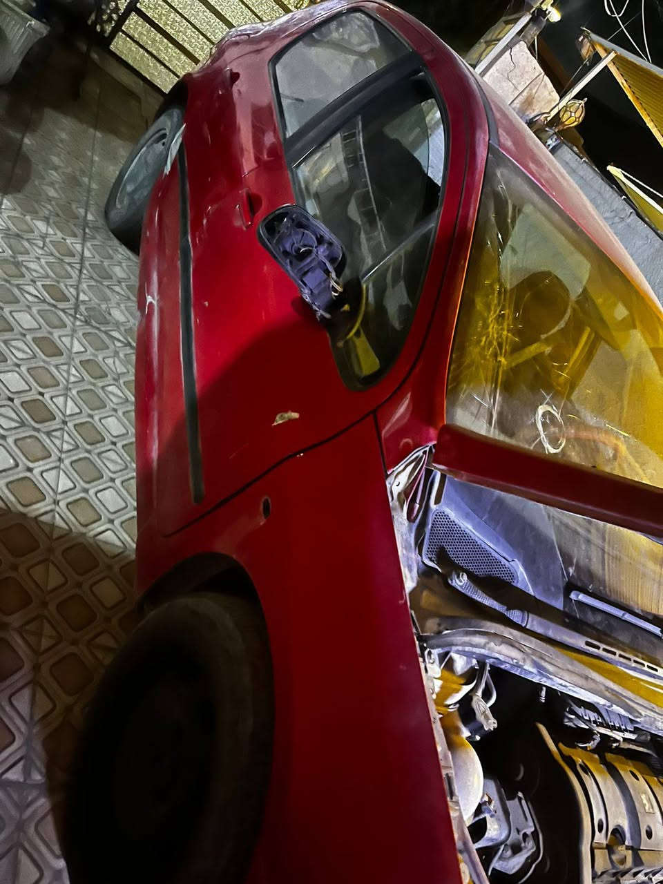 السلام عليكم
بيجو 307 موديل 2005 
السياره شغاله ابيعلك كوم حديد 
تاخذ مني بس تحويل وغرامات
السعر 27 وبيها مجال 
***********
