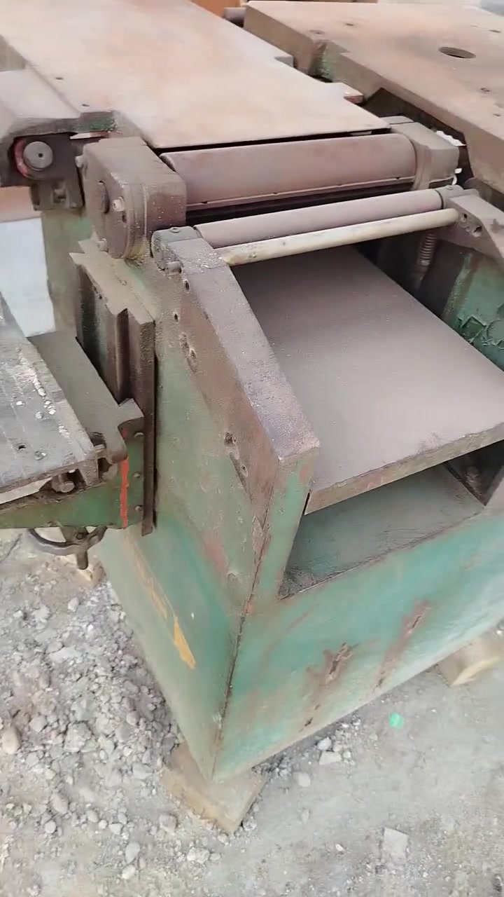 أغراض للبيع بلغاريه بدون ماطورات وبدون منقار فقط مكسوره نرمادة الفج الي بالهيكل+فخات العدد١٨ مشكل
ومنگنه +كمبريسر+مقص+خالعه بسمار+منشارتر ددي
كلهن ب٧٠٠الف لتواصل واتساب ***********
