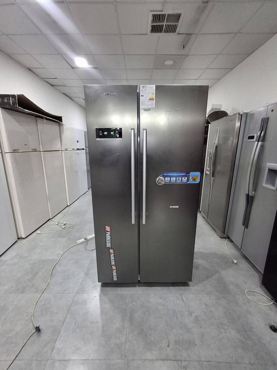 السلام عليكم ثلاجه ومجمدة بابين ٢٨قدم هيتاشي فول نظافه واصل للمنزل داخل أربيل مع ضمان اسبوع رقم تواصل وتساب ***********
