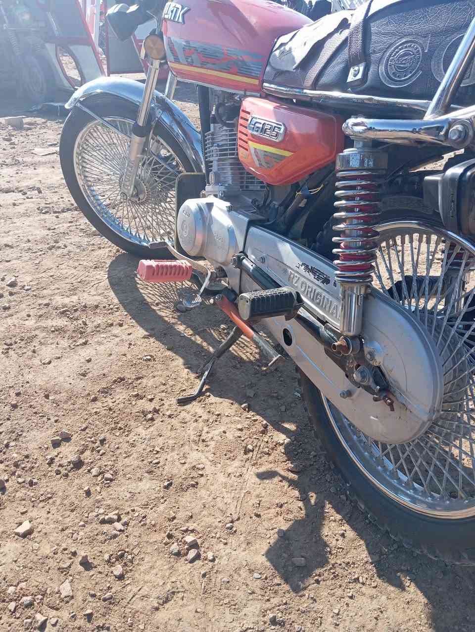 سكنر مكفول للبيع اوراق
السعر 725  وبيها مجال للشراي
الشراي  يراسل واتساب
0***********
