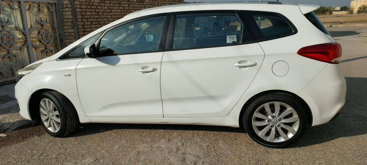 سلام عليكم اخوان مكلف بالنشر 
كيا كارنز 2016 رقم بغداد بأسم صاحب السياره 
سياره جديد وما متعوبه ماشيه قليل وصاحبها  بياع من صدگ لأن محصل سياره عاليه السعر 145$ وبيها مجال 
للتواصل اتصل على هاذا الرقم ***********بي وات ساب
