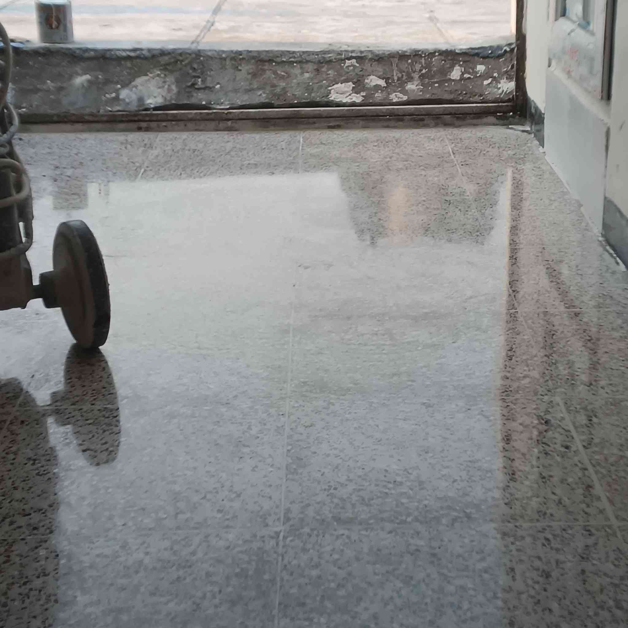 ابو احمد الفتلاوي لجلي الكاشي ومرمر طبيعي وتنظيف وتلميع كافة ارضيات رقم الهاتف ***********
